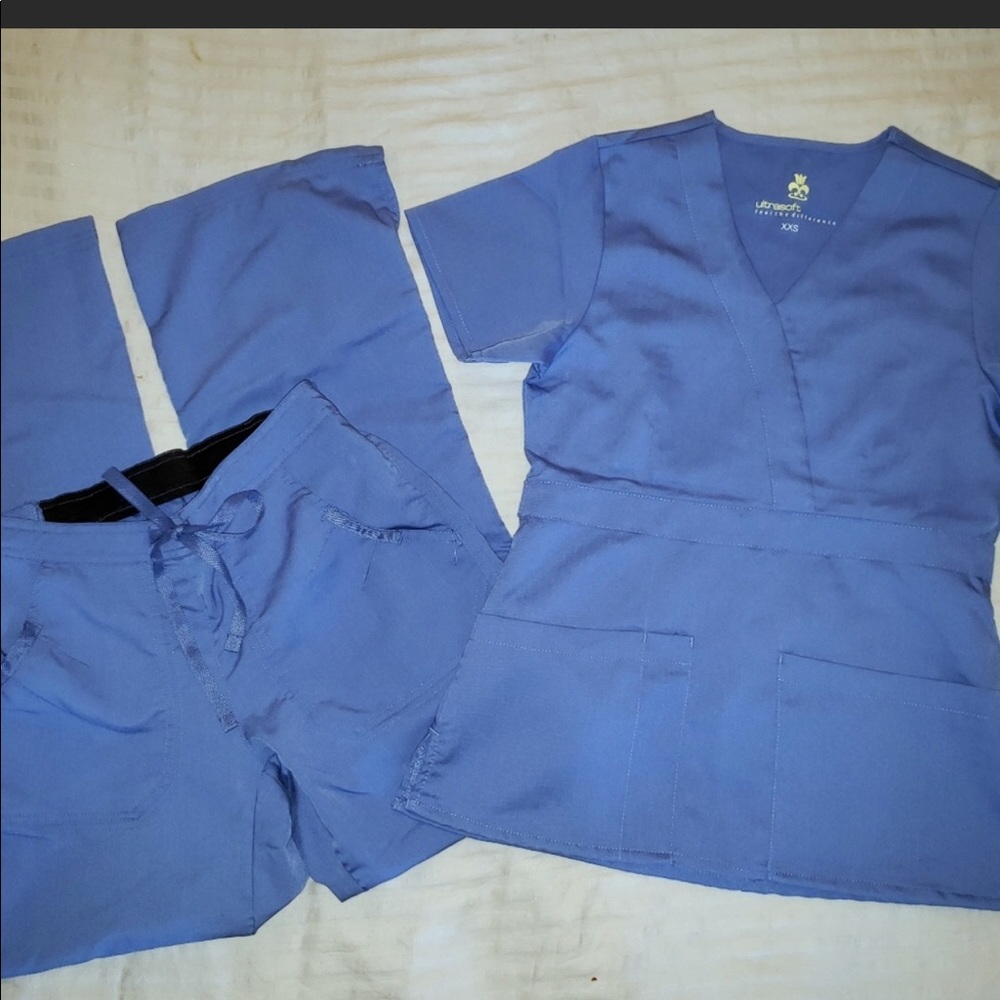 Ultrasoft Scrubs Set in Ceil Blue size XXSmall
